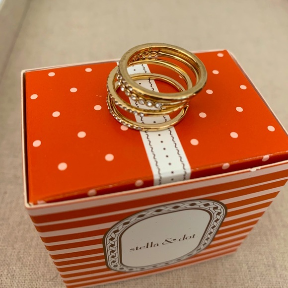 Stella & Dot/ Gold Stacking Ring - Picture 4 of 4